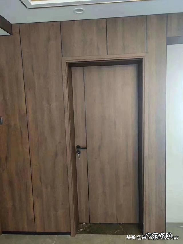 现代风格的家装,什么颜色的门比较好看?