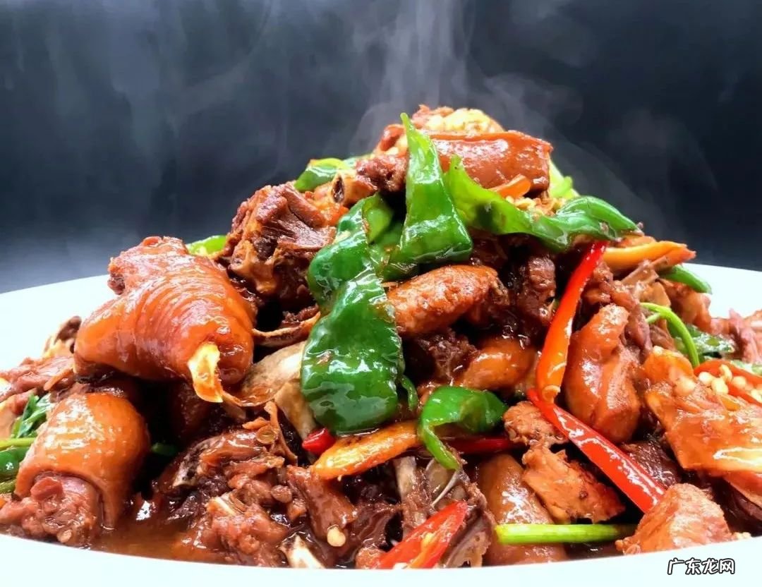 攻占全球的黄焖鸡米饭来自济南!在山东,没有一只鸡能活着离开 黄焖鸡米饭加盟哪家的好