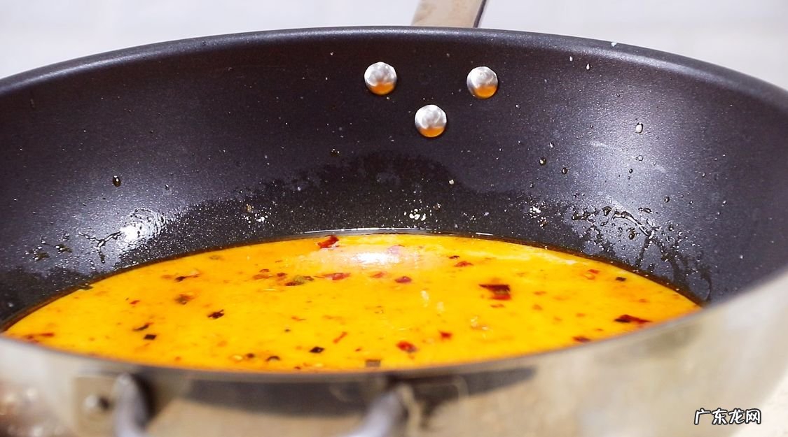 天气寒冷，碰到这牛奶麻辣烫，我绝不手软，真香！吃完浑身暖烘烘 麻辣烫