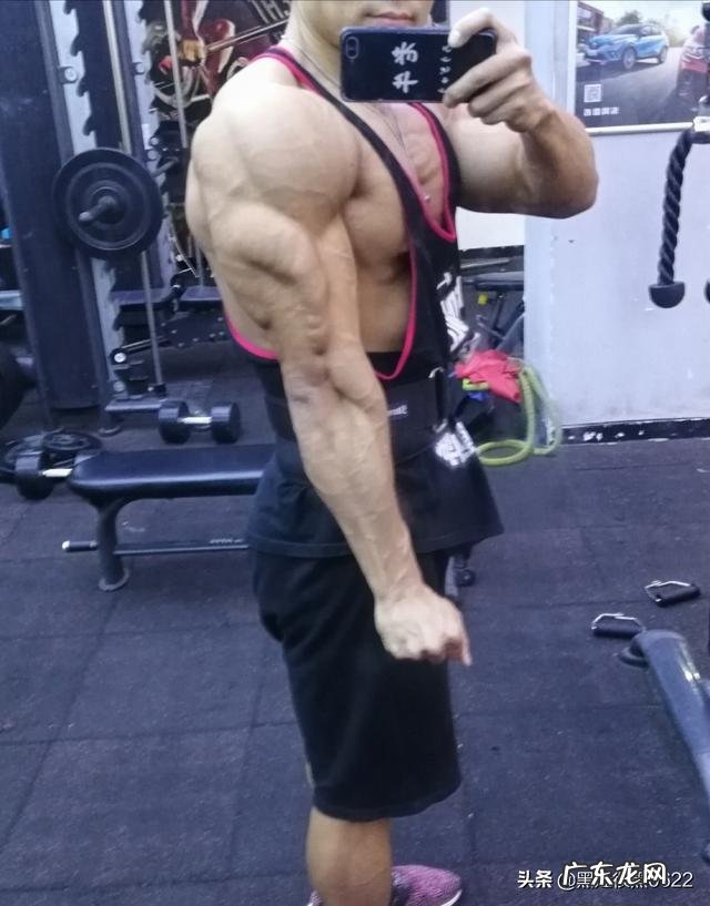 如何把手臂练粗壮,像美队那样?