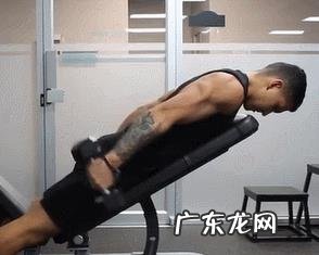 如何把手臂练粗壮,像美队那样?