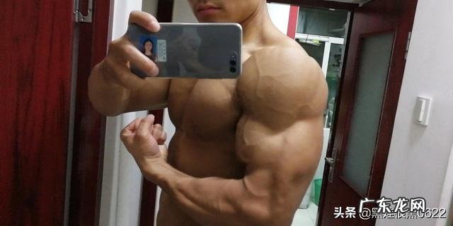 如何把手臂练粗壮,像美队那样?