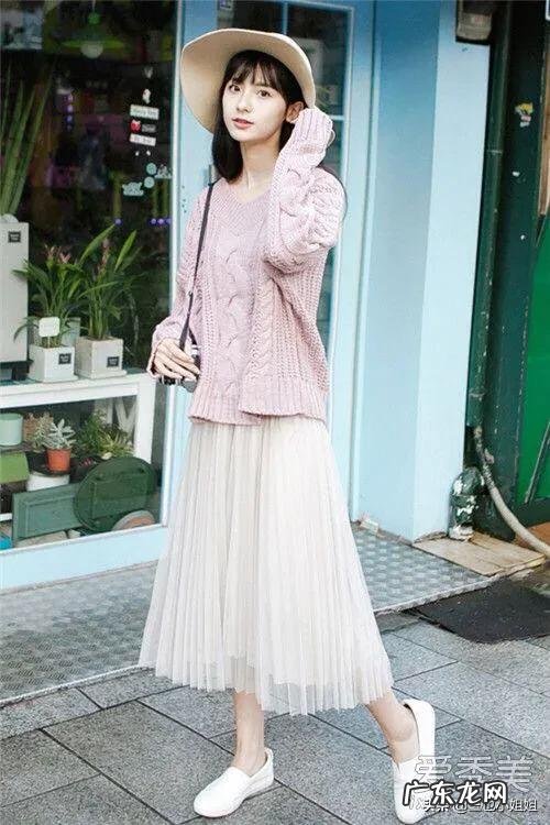 黑色白色纱裙怎么配好看？