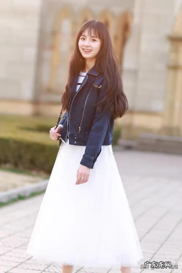 黑色白色纱裙怎么配好看？