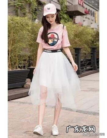 黑色白色纱裙怎么配好看？