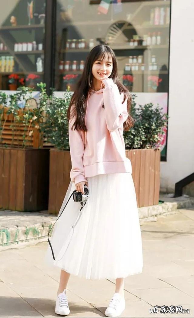 黑色白色纱裙怎么配好看？