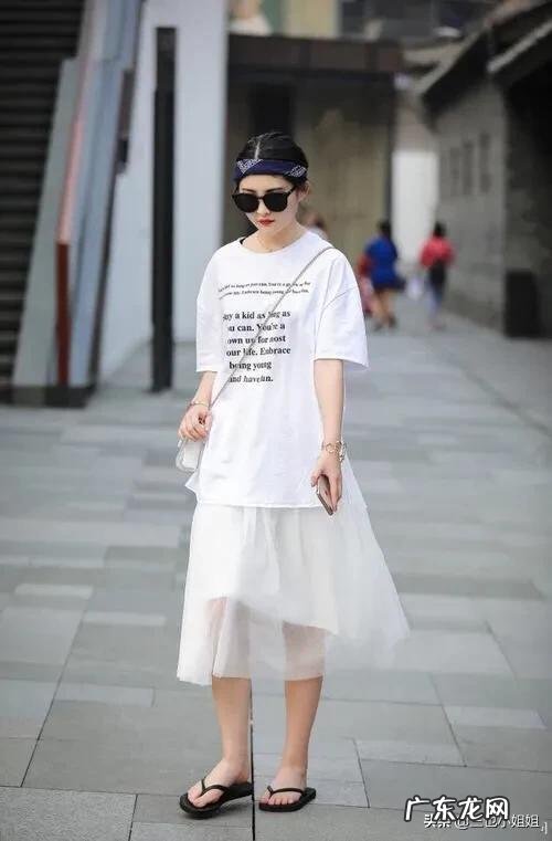 黑色白色纱裙怎么配好看？