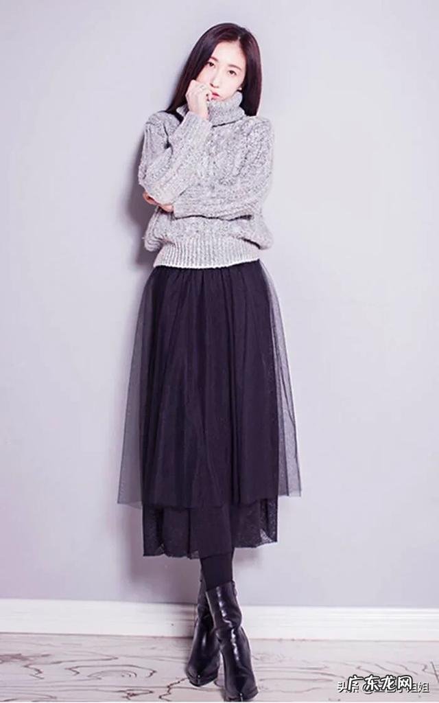 黑色白色纱裙怎么配好看？