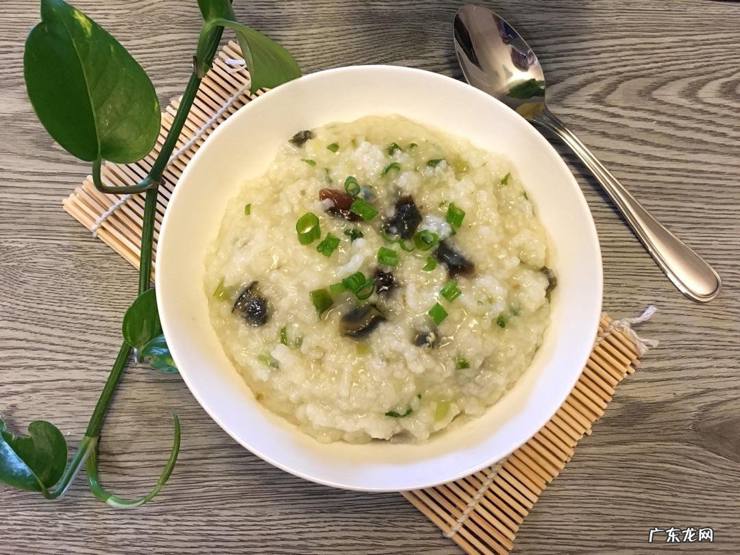 烧皮蛋粥的方法