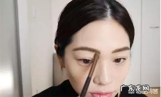 中式妆容有什么特点,和韩式妆容相比,那种更适合现代女性?