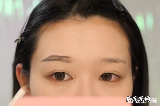 中式妆容有什么特点,和韩式妆容相比,那种更适合现代女性?