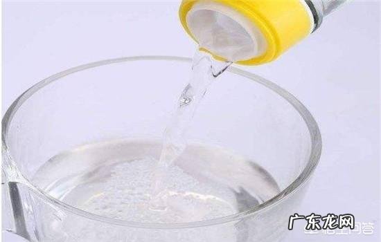 白衣服穿久后发黄,怎么处理能变白?