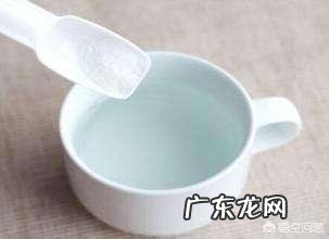 白衣服穿久后发黄,怎么处理能变白?