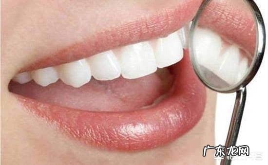 为什么牙缝里会有很臭的小石头?怎么才能清洁干净?