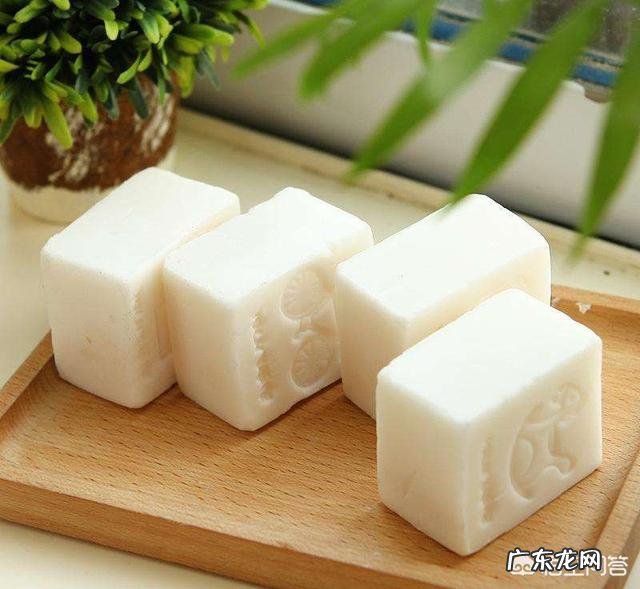 宝宝的衣服应该怎么洗比较好,有什么要注意的吗?