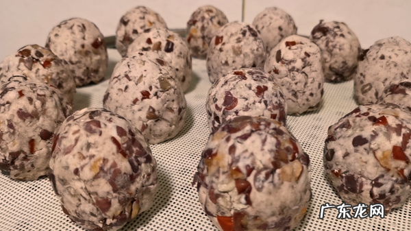 红豆糯米团不要出去买，教你在家做，出锅软糯香甜，超级好吃 豆子团子