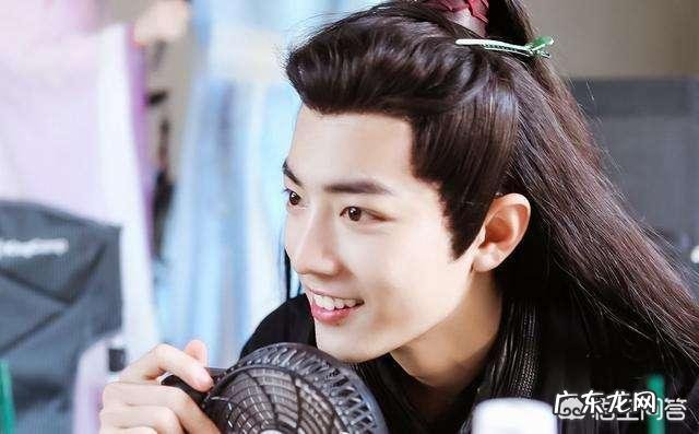 如何看待肖战上厕所被偷拍?