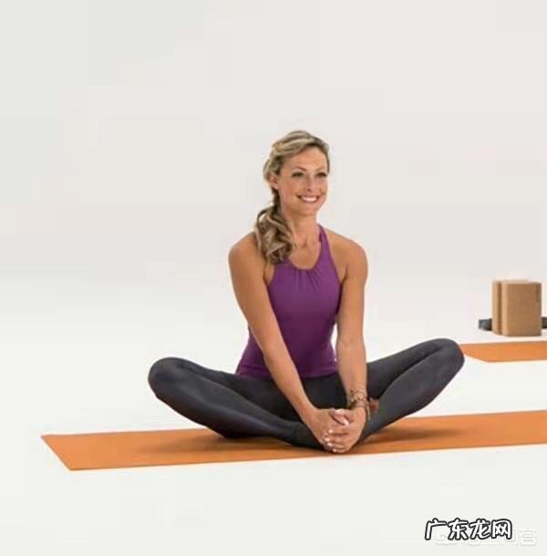 有没有一些专业的基础瑜伽动作可以作为早晚的拉伸?