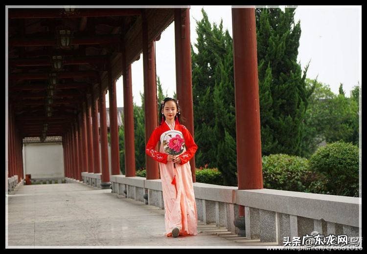 你读过的书都会换成你内在的,永不消失的美丽 花蕾是你的年华是什么意思