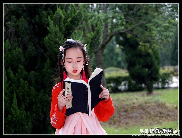 你读过的书都会换成你内在的,永不消失的美丽 花蕾是你的年华是什么意思