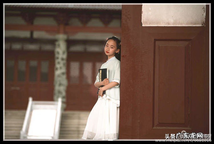 你读过的书都会换成你内在的,永不消失的美丽 花蕾是你的年华是什么意思