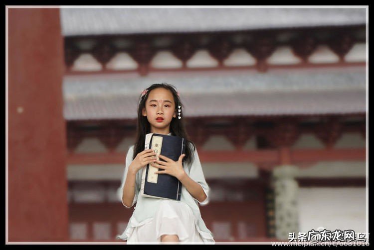 你读过的书都会换成你内在的,永不消失的美丽 花蕾是你的年华是什么意思