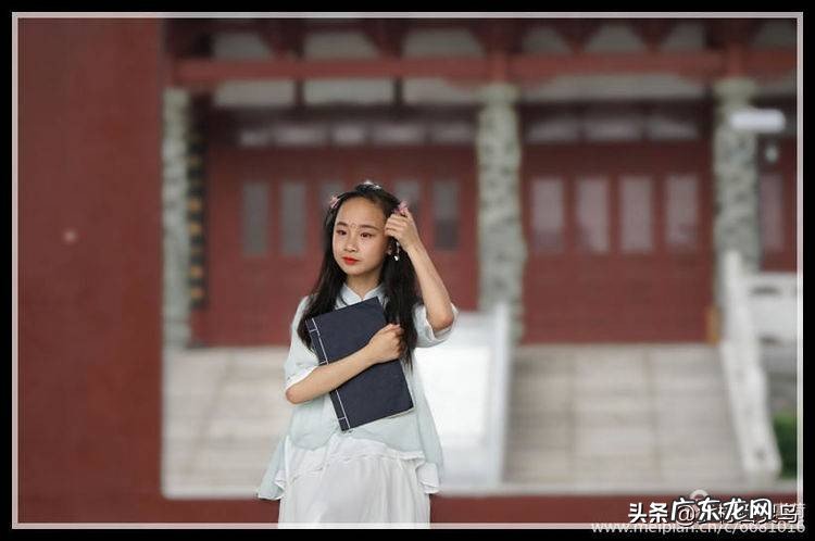 你读过的书都会换成你内在的,永不消失的美丽 花蕾是你的年华是什么意思