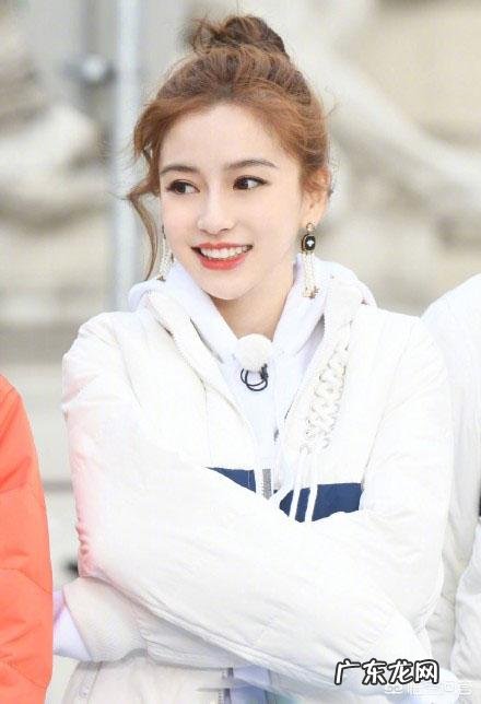 脸宽的人,留什么发型比较好?