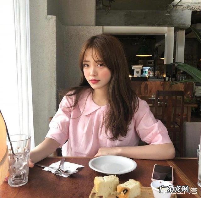 脸宽的人,留什么发型比较好?