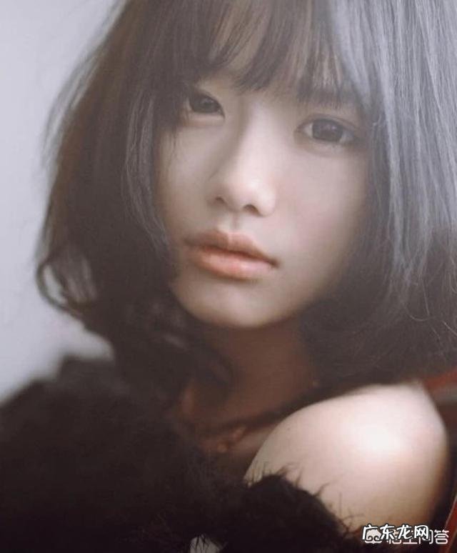 脸宽的人,留什么发型比较好?