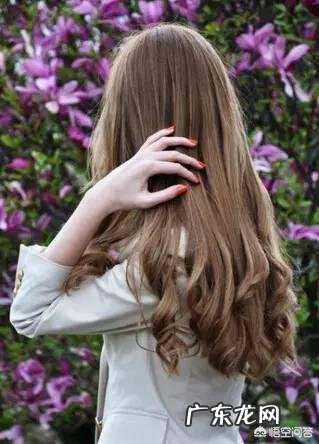 脸宽的人,留什么发型比较好?