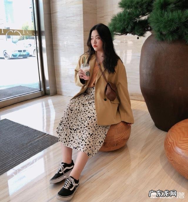 微胖女生怎么穿衣显瘦？