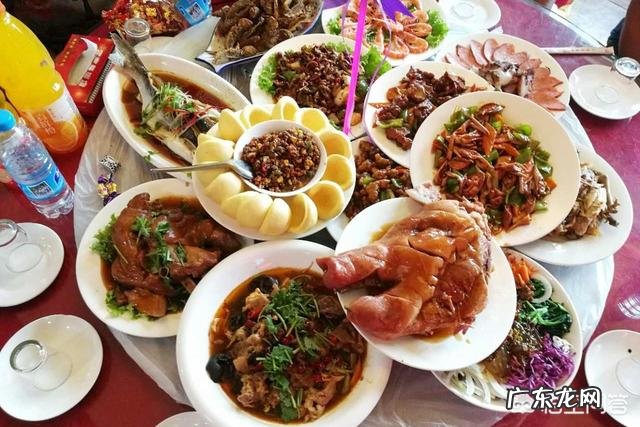 如:小米椒爱上小公鸡 你看到过哪些有意思的菜名?