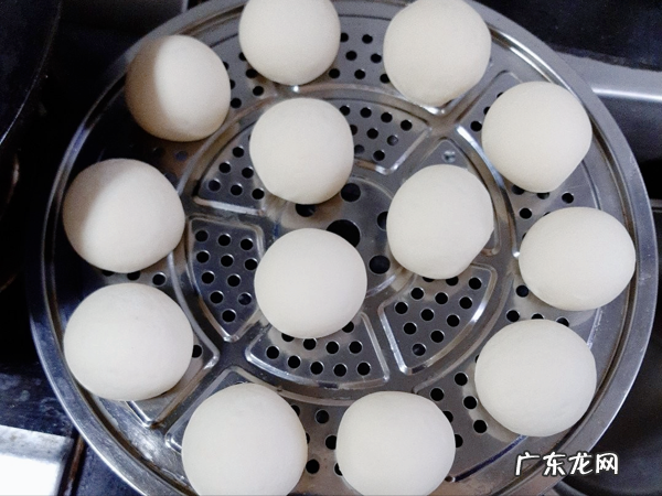 馒头怎么做才好吃?关键在于和面,老师傅教你一招,个个松软好吃 做馒头怎么发面才松软好吃