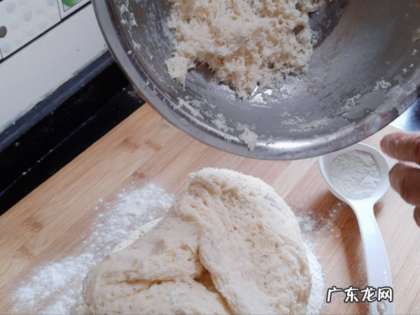 馒头怎么做才好吃?关键在于和面,老师傅教你一招,个个松软好吃 做馒头怎么发面才松软好吃