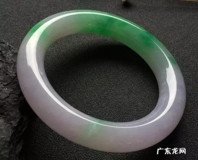 翡翠手镯保养能用水泡吗？