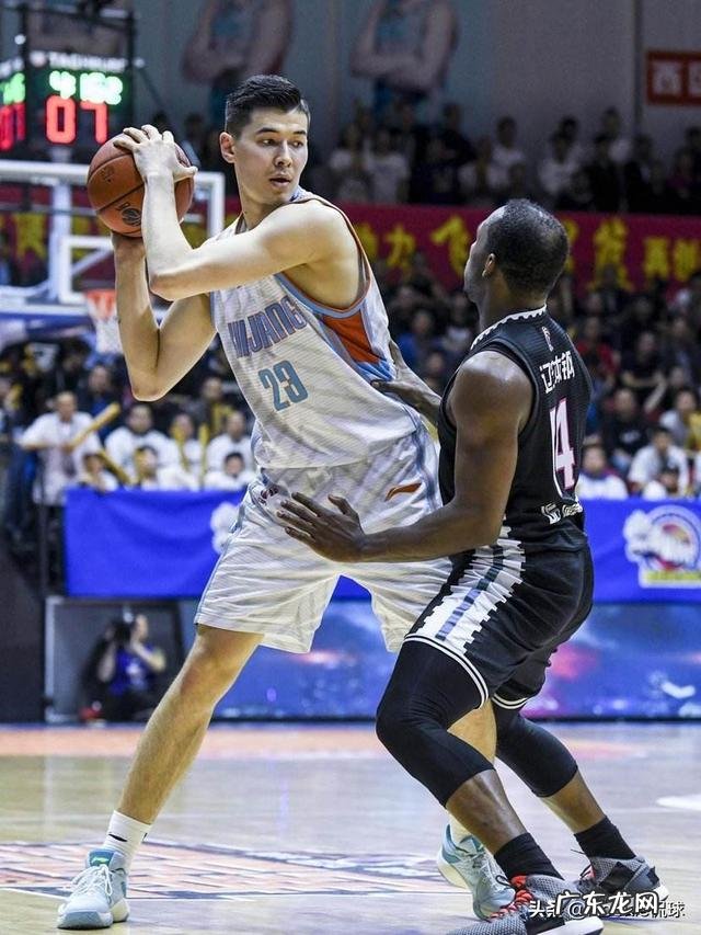 绝佳机会!新疆男篮赛程被曝光,与辽篮决一胜负,周琦迎最佳的夺冠时机,你怎么看?
