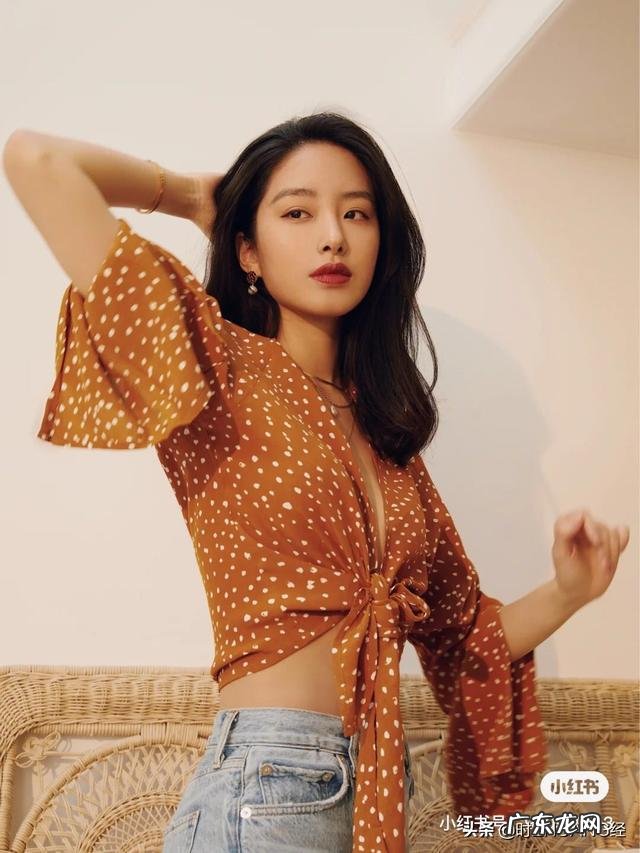 今年的BM风太火了,短上衣+高腰裤怎么搭配才好看?