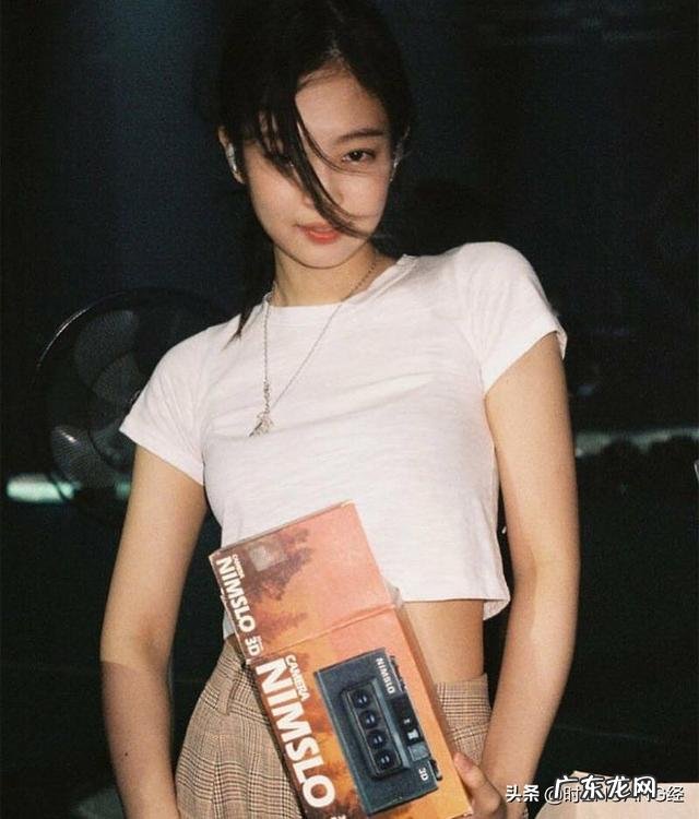 今年的BM风太火了,短上衣+高腰裤怎么搭配才好看?