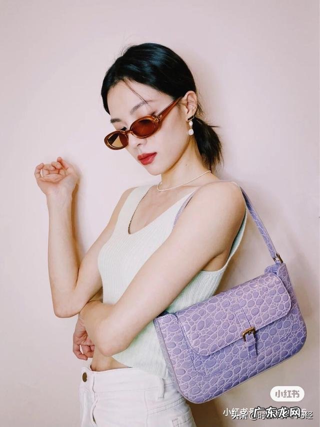 今年的BM风太火了,短上衣+高腰裤怎么搭配才好看?