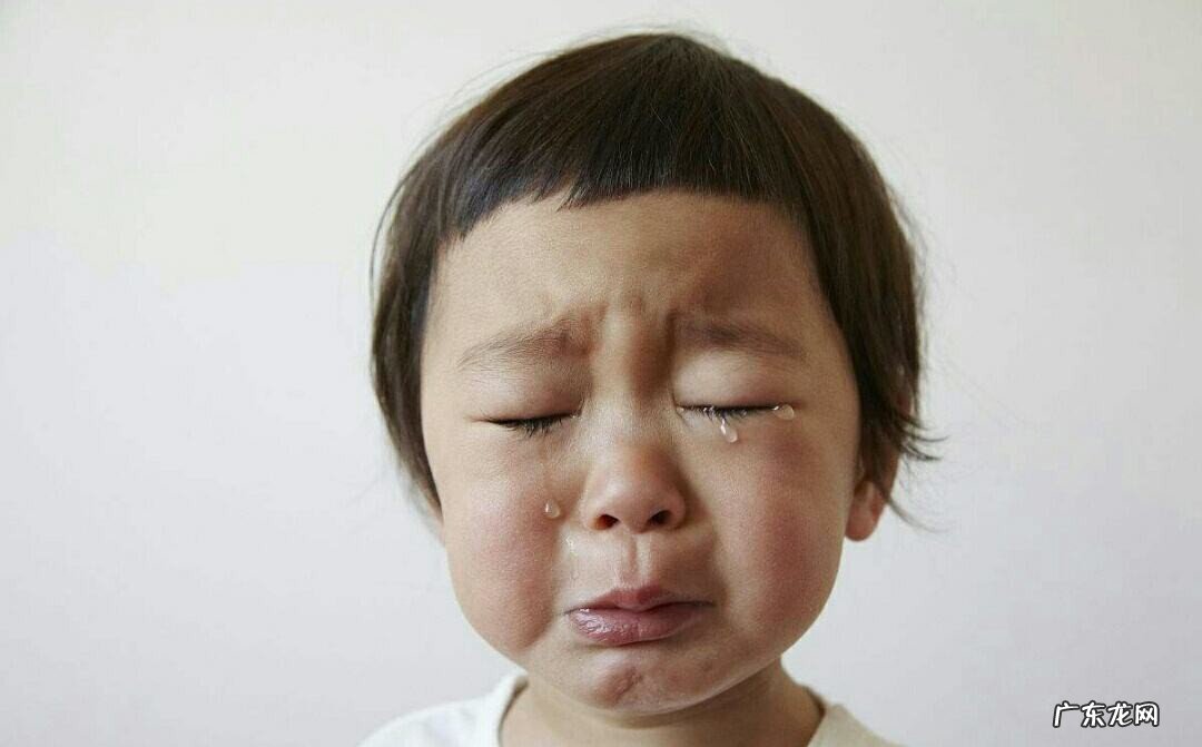 孩子哭个怎么回事该怎么办