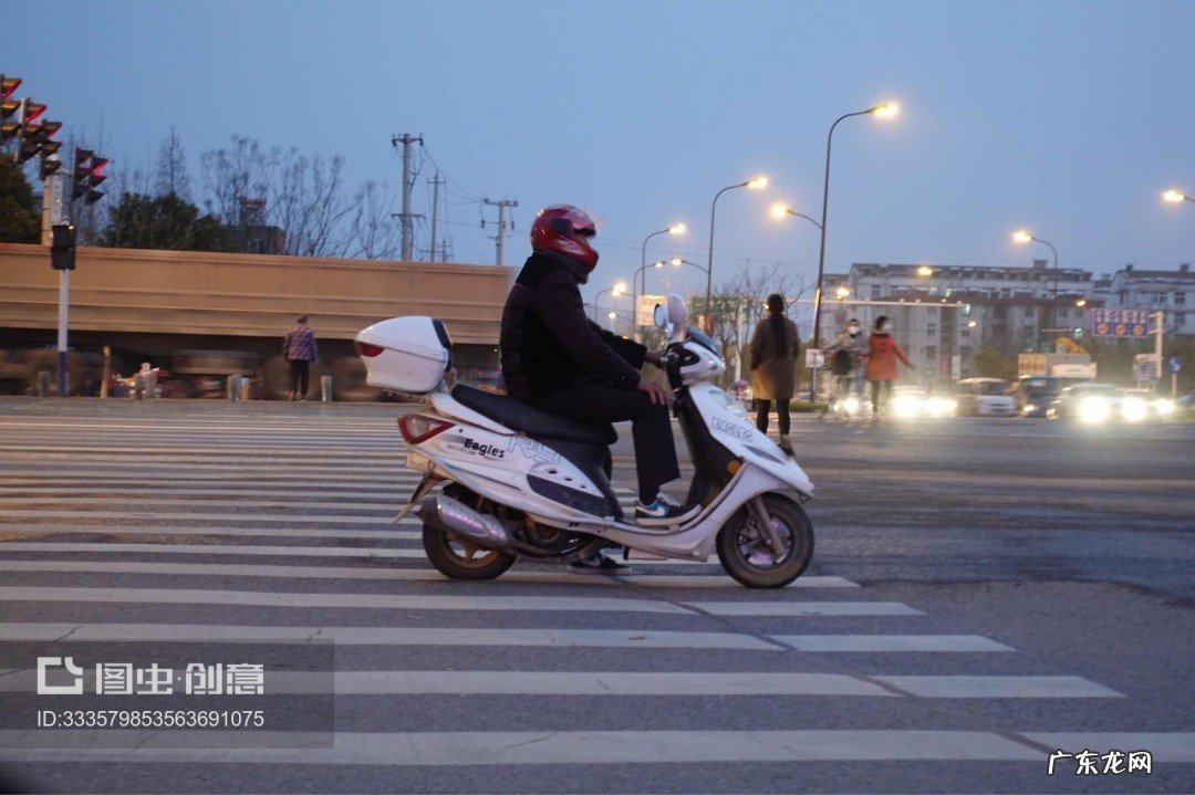 电动摩托车为什么不挂牌