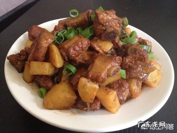 排骨炖土豆怎么做?