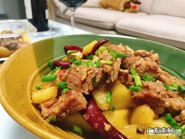 排骨炖土豆怎么做?