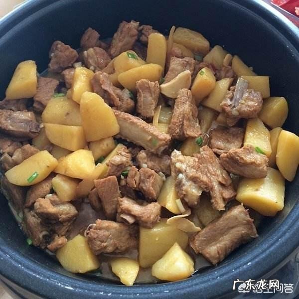 排骨炖土豆怎么做?