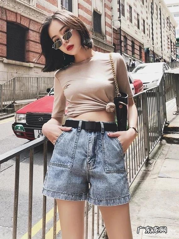 短牛仔裤怎么穿最性感?