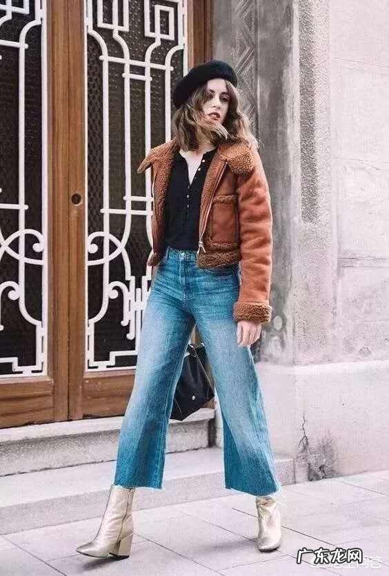 穿什么衣服可以显得皮肤白一些?