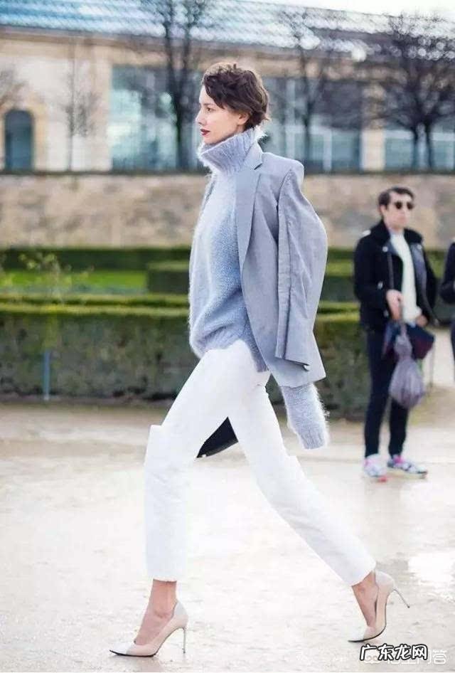 穿什么衣服可以显得皮肤白一些?