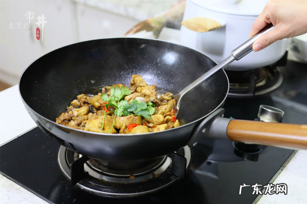 小时候常吃的“生炒鸡”会做了!省事好吃,鸡肉里外都香,吃不够 爆炒活鸡真的有没