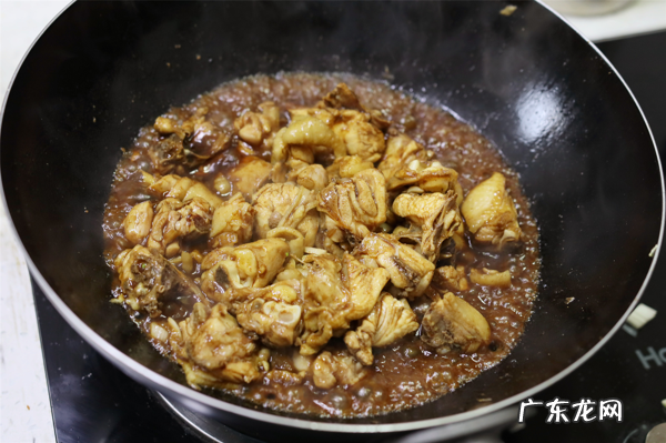 小时候常吃的“生炒鸡”会做了!省事好吃,鸡肉里外都香,吃不够 爆炒活鸡真的有没